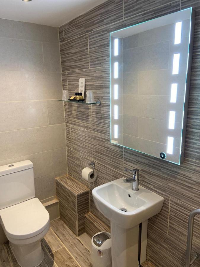 The Wheatsheaf Inn Onneley Экстерьер фото