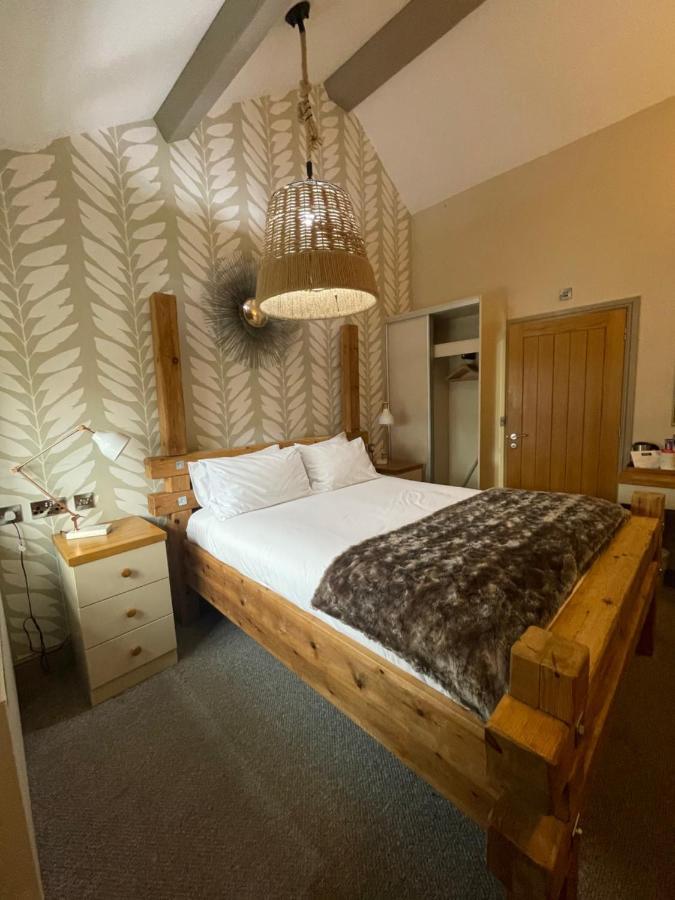 The Wheatsheaf Inn Onneley Экстерьер фото