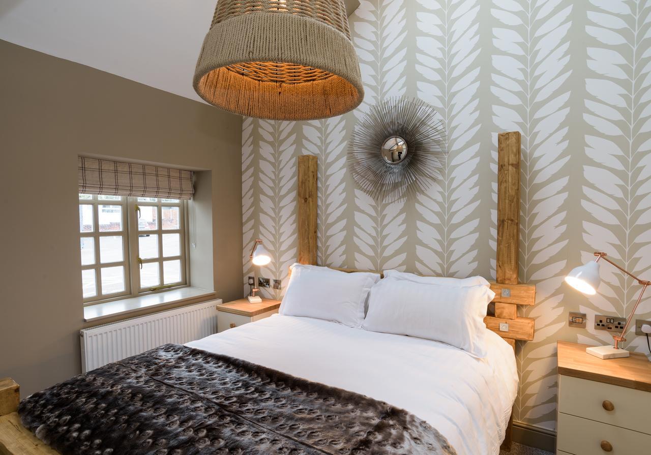 The Wheatsheaf Inn Onneley Экстерьер фото
