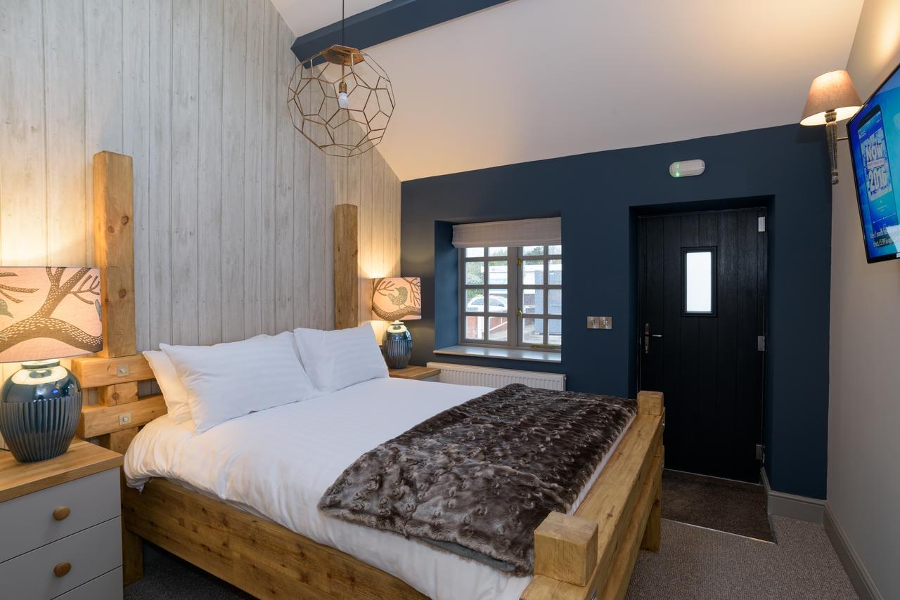 The Wheatsheaf Inn Onneley Экстерьер фото