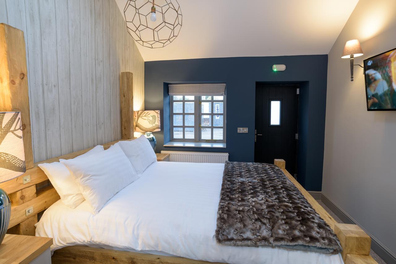 The Wheatsheaf Inn Onneley Экстерьер фото